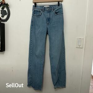 Abercrombie & Fitch Women's High Rise Relaxed Jeans Light Wash Size 26